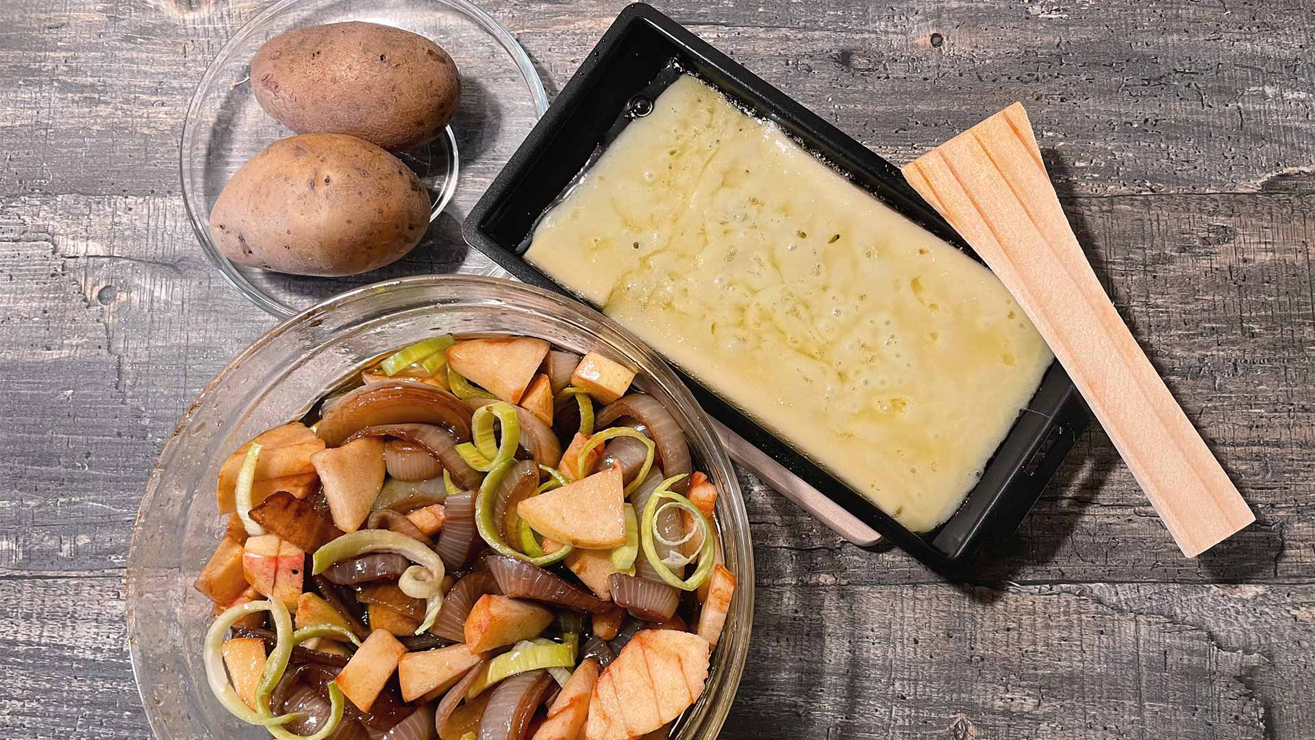 Alpraclette_mit_Gemuesezwiebel-Salat-bearb-web